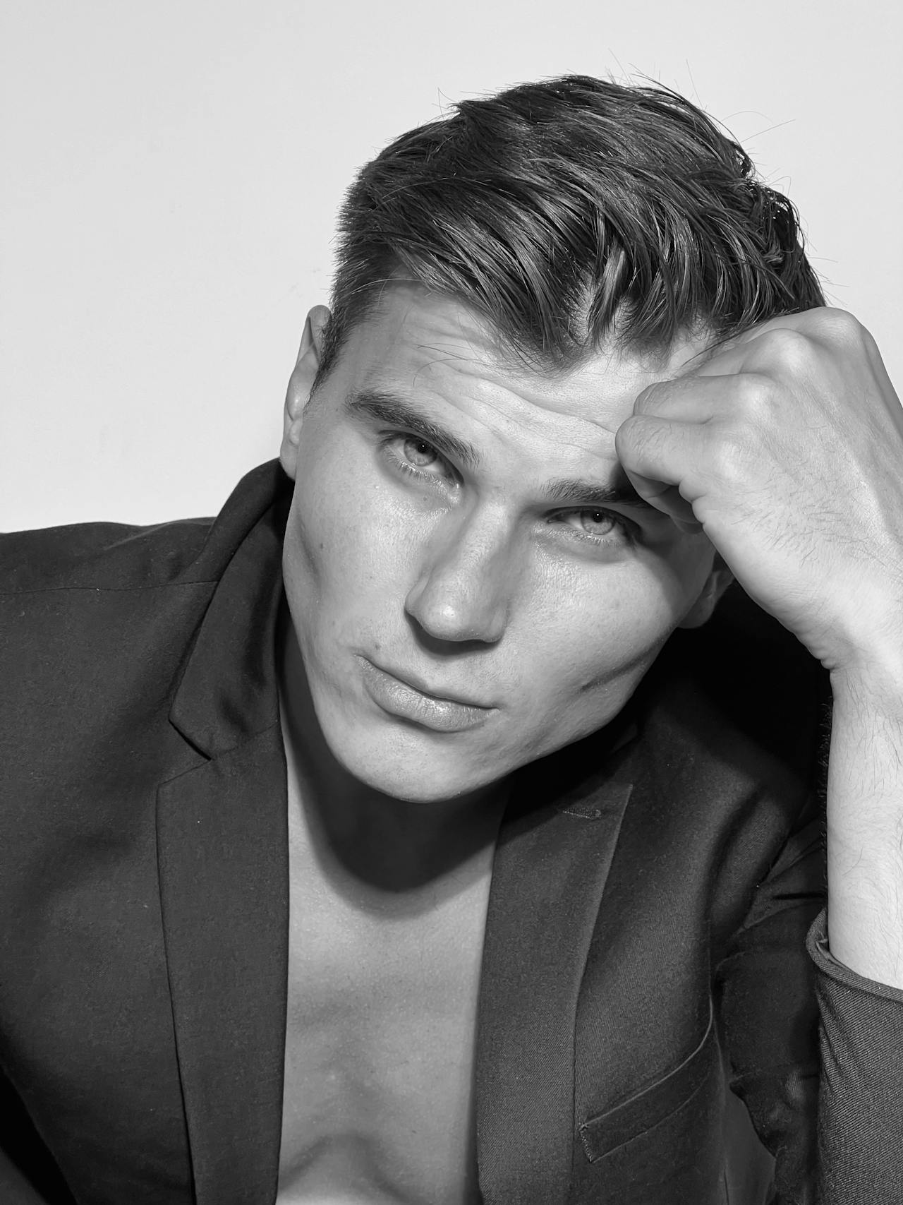 Obsidian project - editorial picture of a man with a great jawline